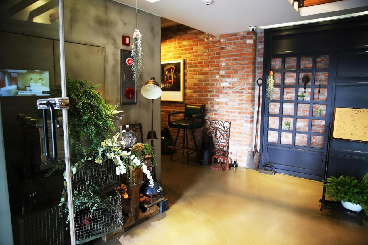 31Page Hotel Seoul Bagian luar foto